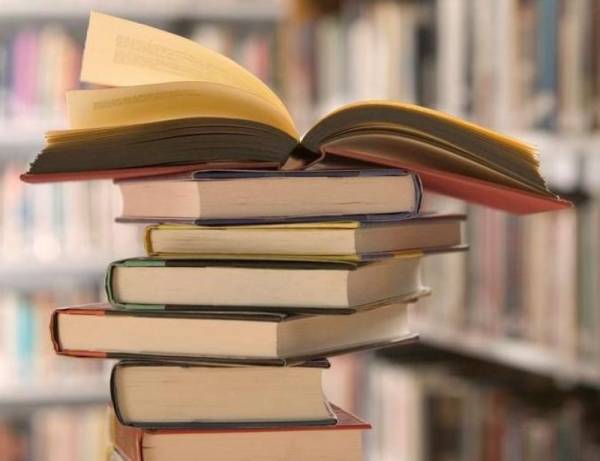 Υπ. Εργασίας: Πρόγραμμα χορήγησης δωρεάν βιβλίων και θεατρικών εισιτηρίων