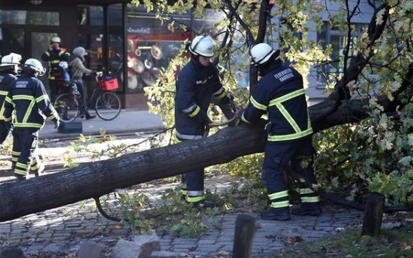 Γερμανία: Σαρώνει η καταιγίδα «Χέρβαρτ»