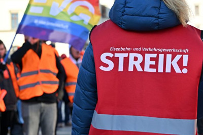Γερμανία: Νέες απεργίες το επόμενο διήμερο σε αεροδρόμια και τρένα