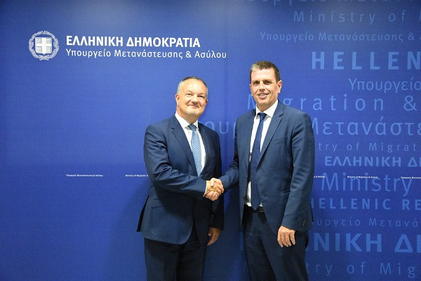 Η Ελλάδα συνεργάζεται με την Βρετανία για το μεταναστευτικό