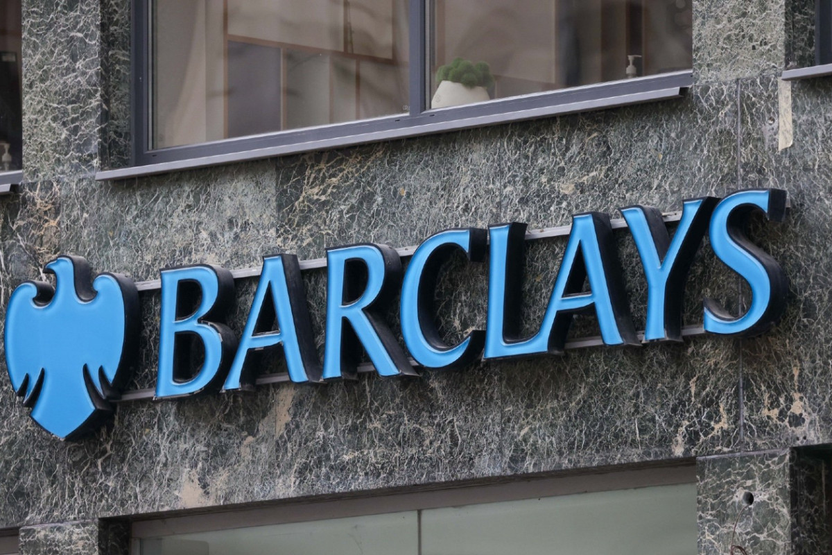 Barclays: Περικοπές 5.000 θέσεων εργασίας ελέω Τεχνητής Νοημοσύνης