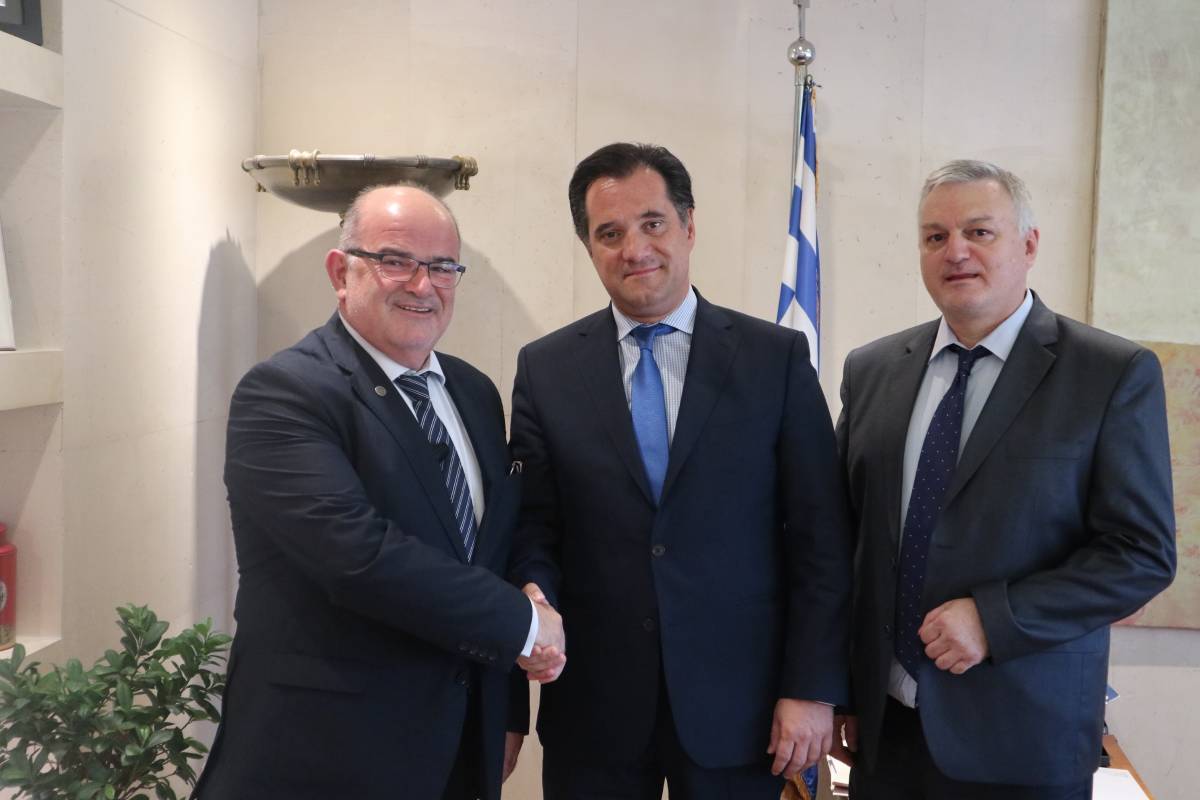Γεωργιάδης: Λαμβάνουμε σοβαρά υπόψη τη γνώμη των εκπροσώπων μικρομεσαίων επιχειρήσεων