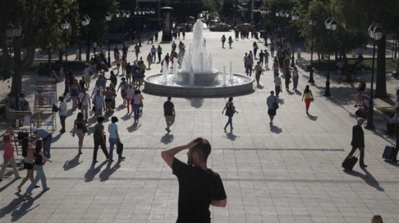 ΟΟΣΑ: Η ανεργία στην Ελλάδα θα παραμείνει περί το 27% έως το τέλος του ‘15- "Απαγορευτική" η περαιτέρω μείωση μισθών
