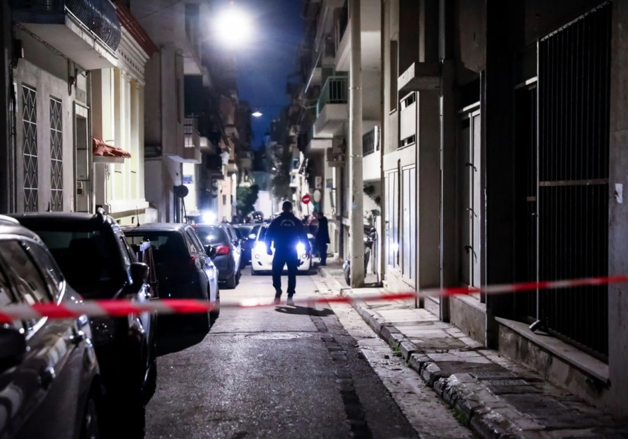 Παγκράτι: Πυροβολισμοί τα ξημερώματα σε πολυκατοικία – Συνελήφθησαν τρεις νεαροί