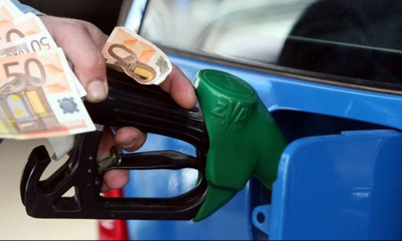 Ξεπέρασε τα δύο ευρώ το λίτρο η βενζίνη στις Κυκλάδες