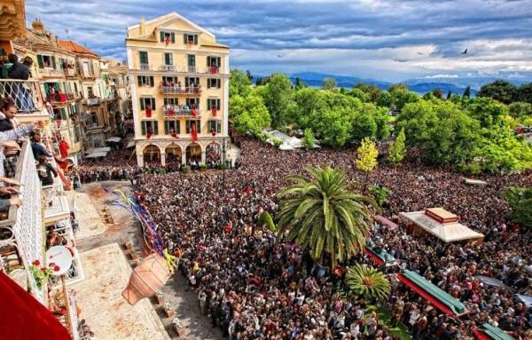 Προσκυνηματικές δραστηριότητες, θρησκευτικά μνημεία και τουρισμός
