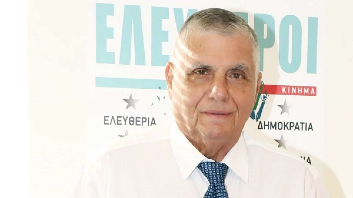 Ο Φρέντι Τράγκας αποποιείται την κληρονομιά του πατέρα του