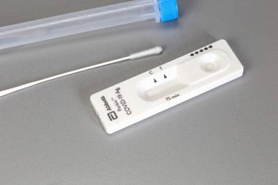 Φαρμακοποιοί: Δεν θα αρνηθούμε τη διάθεση self-test, αν υπάρχει σχέδιο