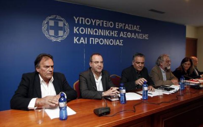 Κοινωνικοί εταίροι: Να αυξηθεί ο κατώτατος μισθός - Επιφυλάξεις εργοδοτών
