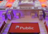 Public: Ξαναβάζει μπροστά τη μηχανή για νέα σημεία