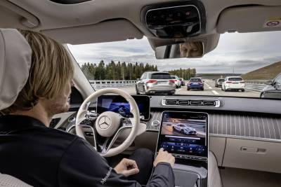 Mercedes-Benz: πρώτη παγκοσμίως εταιρεία που λαμβάνει έγκριση για υπό προϋποθέσεις αυτόνομη οδήγηση