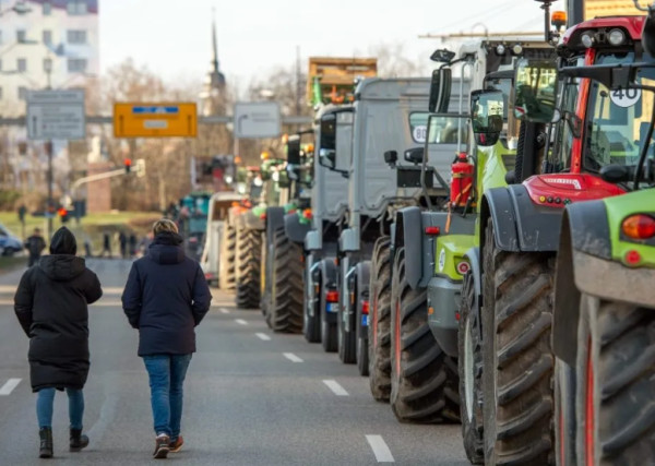 Κορυφώνονται οι αγροτικές κινητοποιήσεις στη Γερμανία