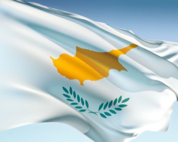 «Βουλιάζει στα χρέη και τα ελλείμματα η Κύπρος»