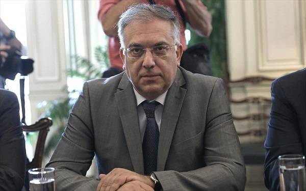 Θεοδωρικάκος για τραπεζοκαθίσματα: Η αύξηση χώρου θα γίνεται με όρους