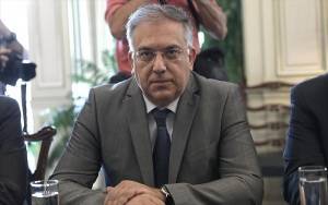 Θεοδωρικάκος για τραπεζοκαθίσματα: Η αύξηση χώρου θα γίνεται με όρους