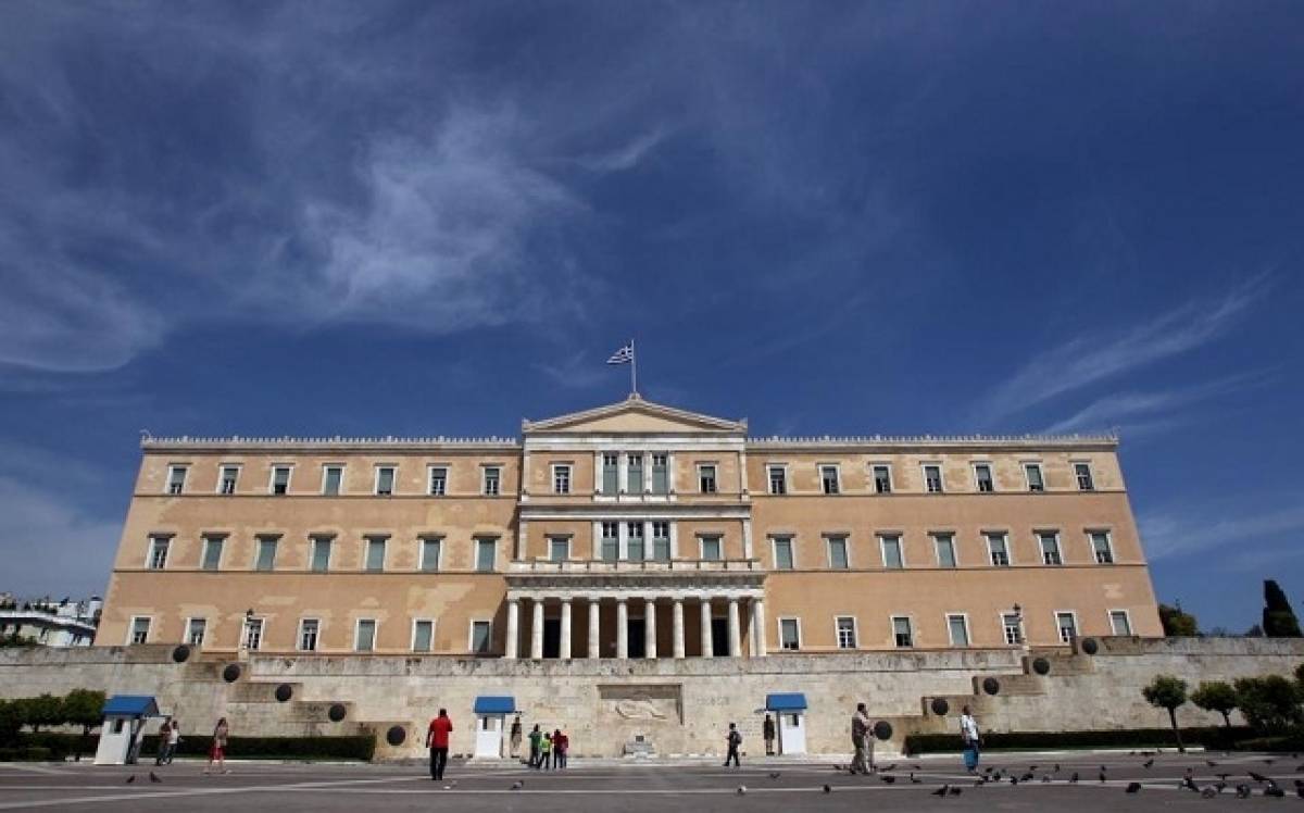 Νέα… στεγνή κοινοβουλευτική περίοδος για τη Βουλή, με νέα στέγη