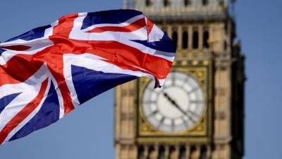 Απογοήτευση της Βρετανίας από τους αμερικανικούς δασμούς