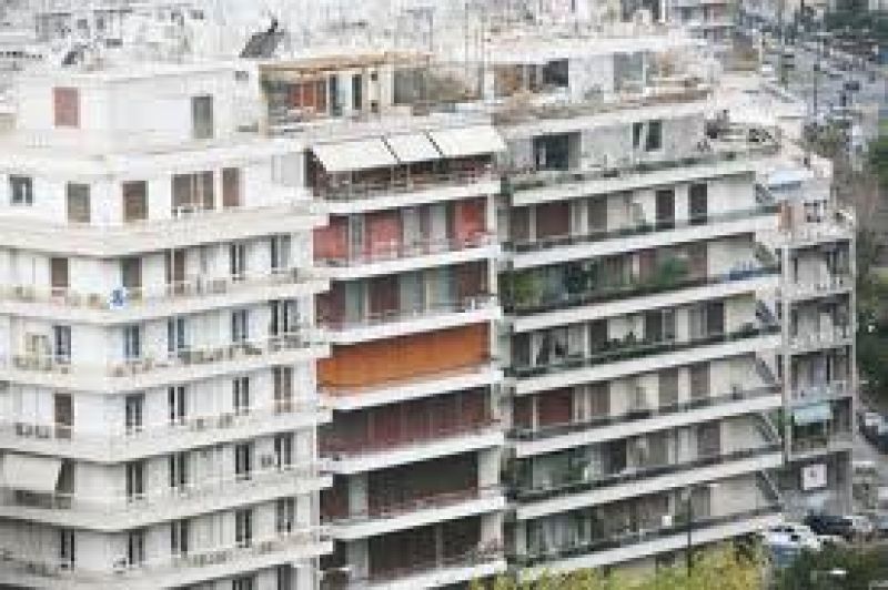 Σχέδια για «κούρεμα»του φόρου μεταβίβασης στα ακίνητα από το ΥΠΟΙΚ