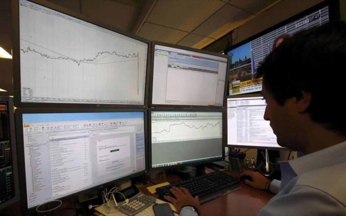 Πάνω από τα επίπεδα του 4,60% το ελληνικό δεκαετές