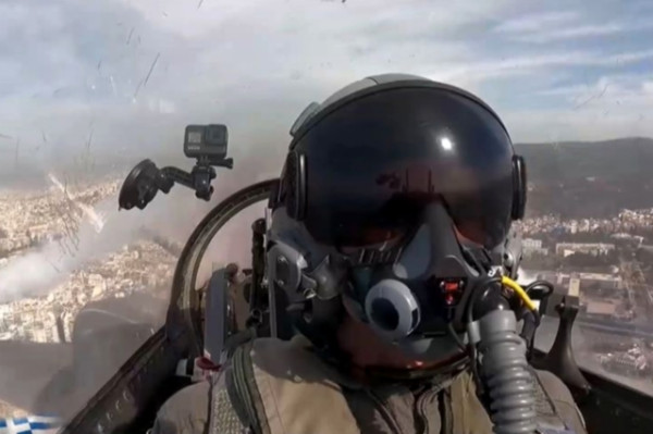 28η Οκτωβρίου: Το μήνυμα του πιλότου του F-16 απ'τη Θεσσαλονίκη