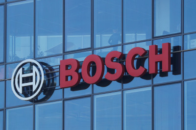 Η Bosch επενδύει 3 δισ. ευρώ στην παραγωγή μικροτσίπ