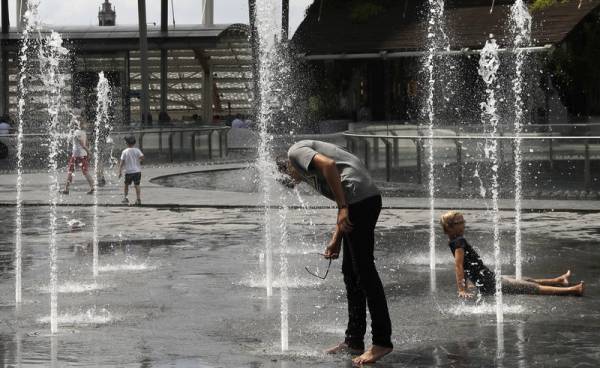 Ολλανδία: Σχεδόν 400 επιπλέον θανάτους προκάλεσε ο καύσωνας
