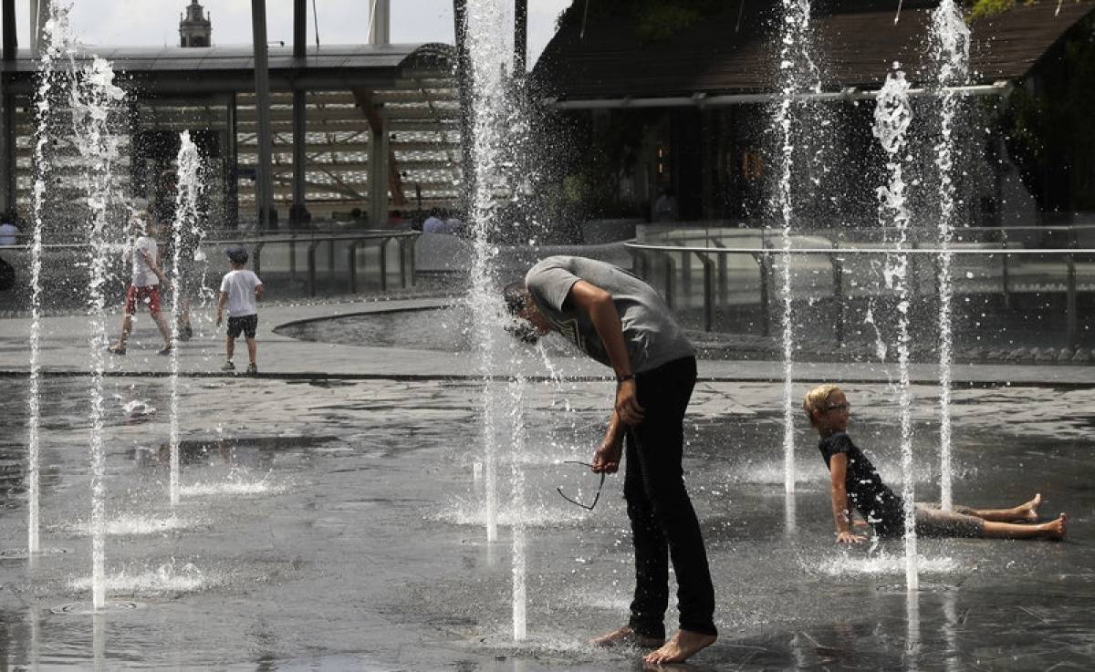 Ολλανδία: Σχεδόν 400 επιπλέον θανάτους προκάλεσε ο καύσωνας