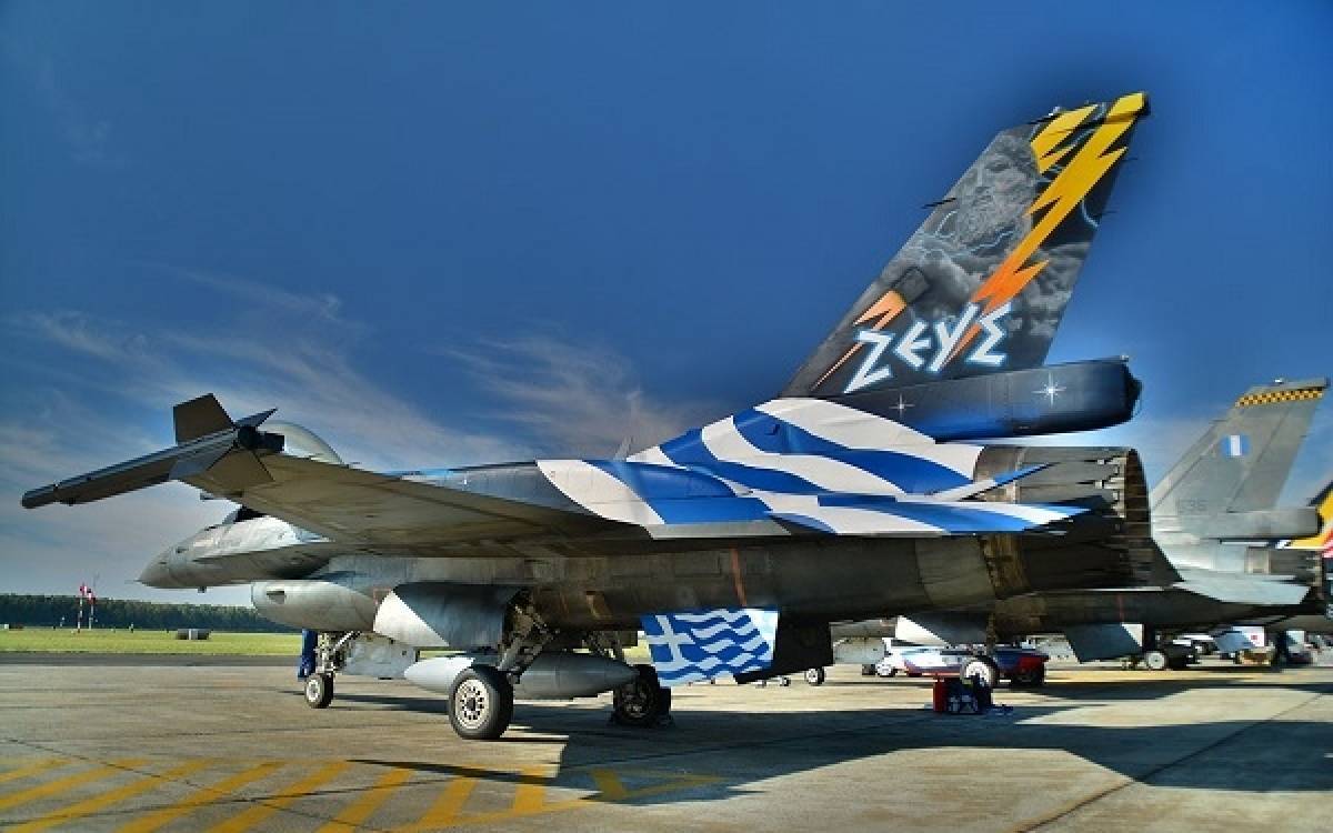 Εθνική γιορτή στους αιθέρες με την Π.Α. και την Αεροπορία Στρατού