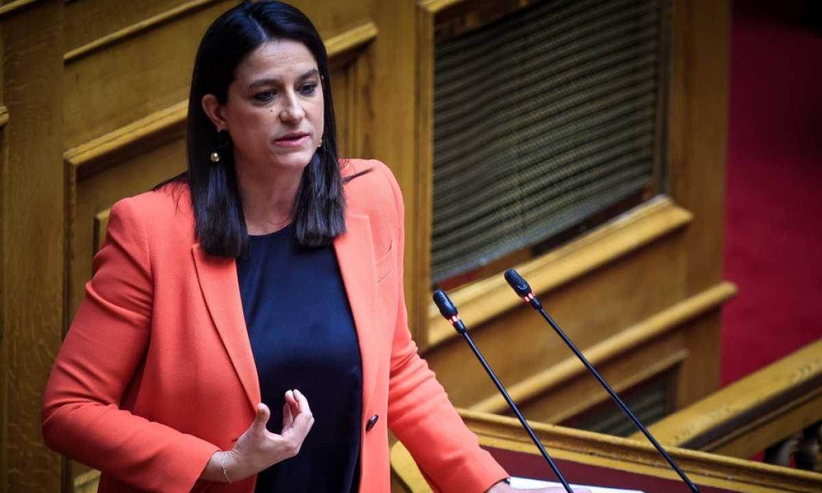 Κεραμέως: Δεν καταργείται το 8ωρο, αλλά ενισχύεται η θέση του εργαζομένου