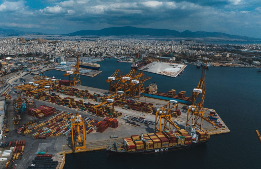 Μεικτή εικόνα στους ελληνικούς λιμένες: Άνοδος επιβατών και μείωση εμπορευμάτων το δεύτερο τρίμηνο του 2025