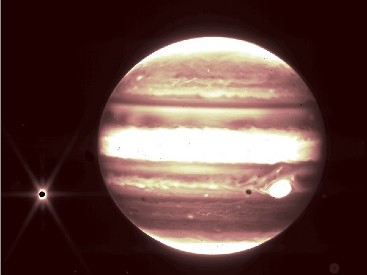 NASA: Εντυπωσιακές εικόνες από τον Δία και τους δορυφόρους του