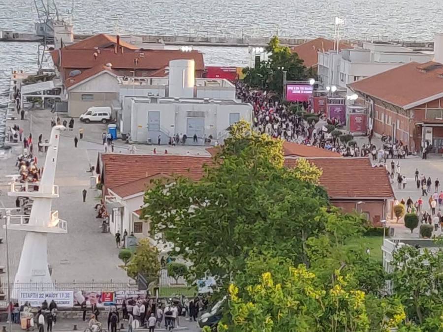 Τρεις κι κούκος και στην Θεσσαλονίκη…