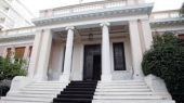 Μαξίμου: Και στήριξη στους χαμηλοσυνταξιούχους και απομείωση χρέους