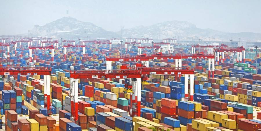 Μειώθηκε ο όγκος εμπορευματοκιβωτίων στα μεγάλα κινέζικα λιμάνια τον Οκτώβριο