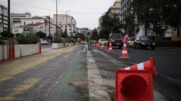 Ζαχαριάδης: Μεγάλος περίπατος, μεγάλο φιάσκο, μεγάλη σπατάλη