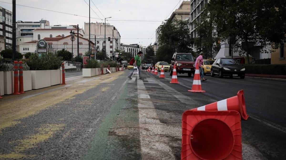 Ζαχαριάδης: Μεγάλος περίπατος, μεγάλο φιάσκο, μεγάλη σπατάλη