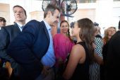 O Κ.Μητσοτάκης συζητά με τους πολίτες στο κέντρο της Θεσσαλονίκης