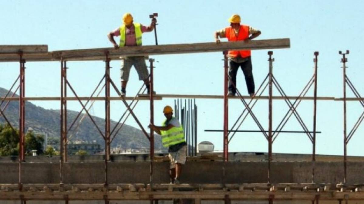 Καύσωνας: Για ποιους συστήνεται παύση εργασιών στον ιδιωτικό τομέα