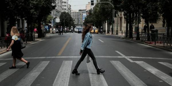Έρευνα: Υποχώρηση μισθού και εισοδήματος για το 56% των Ελλήνων