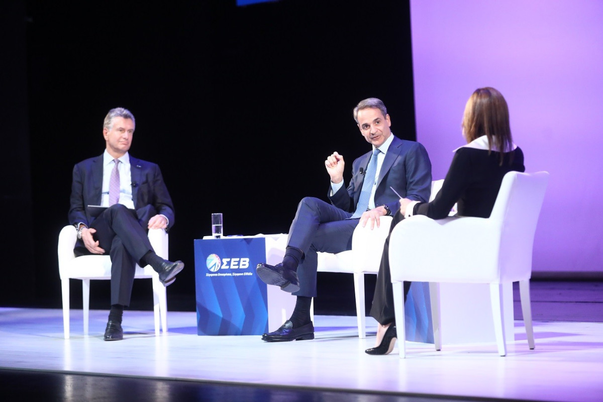 Μητσοτάκης στον ΣΕΒ: Σύγκλιση των ελληνικών μισθών με τους ευρωπαϊκούς