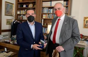Τσίπρας: Άμεση μείωση ΦΠΑ σε τρόφιμα και προϊόντα μαζικής κατανάλωσης