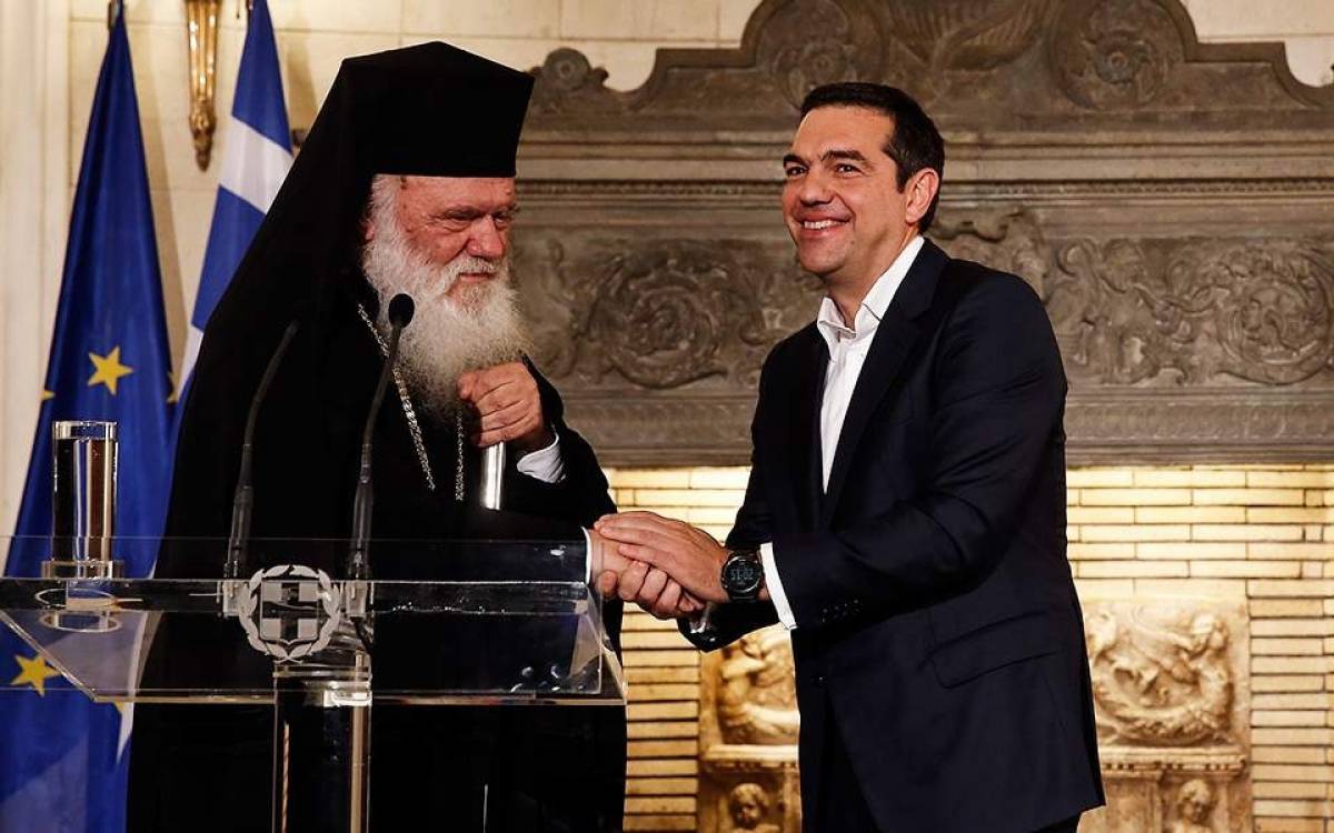 Δημοσκόπηση: Το 59% δεν θέλει τους ιερείς δημοσίους υπαλλήλους