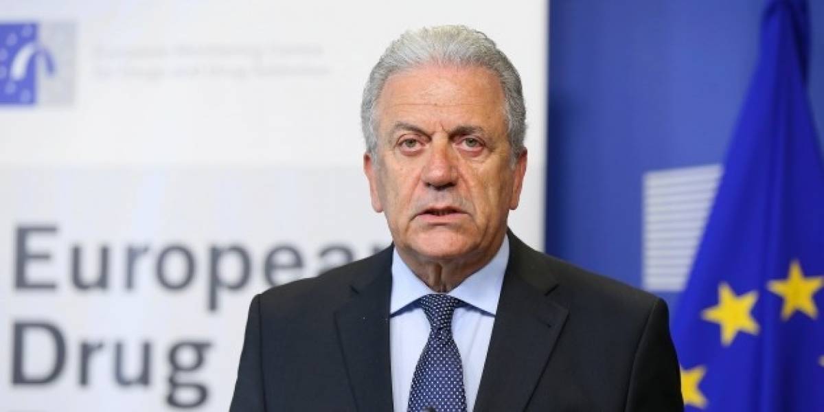 Την ανάγκη αντιμετώπισης των παγκόσμιων κυβερνοαπειλών τονίζει ο Αβραμόπουλος