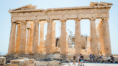 Προς έσοδα ρεκόρ 20 δισ. ευρώ φέτος ο ελληνικός τουρισμός