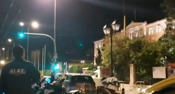 Σύνταγμα: Ένοπλος απειλούσε να ανοίξει πυρ στον Άγνωστο Στρατιώτη