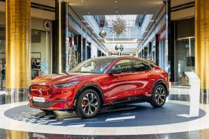 Η νέα Ford Mustang Mach-E δίνει το «παρών» στο «Golden Hall»