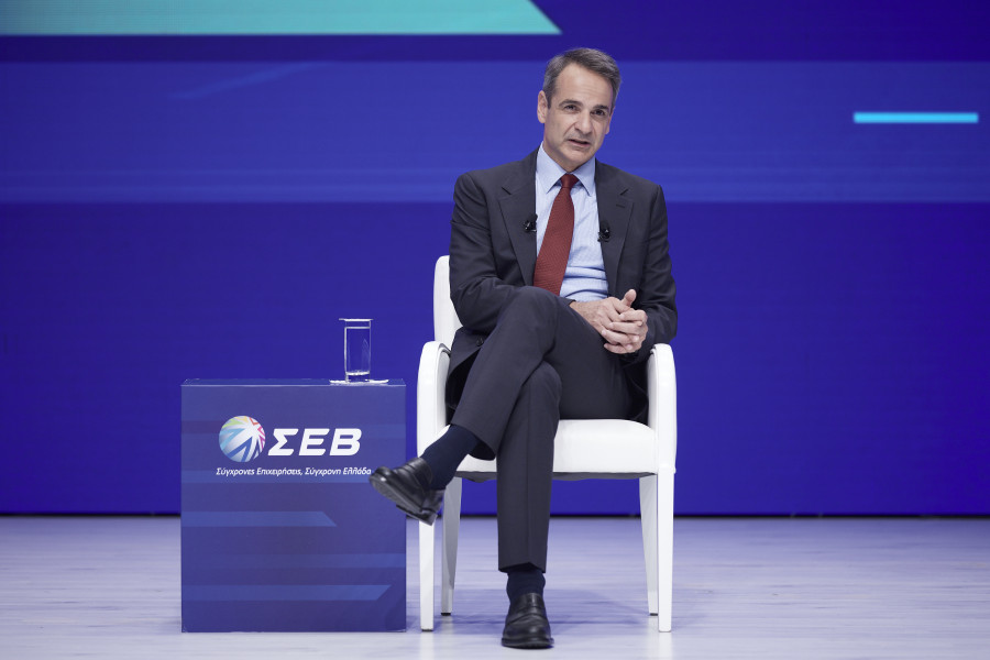 Οι τελευταίες μετρήσεις και τα σενάρια για εκλογές-εξπρές