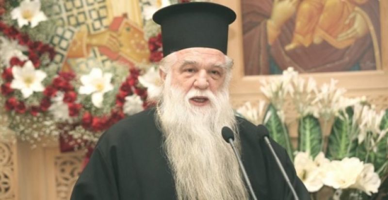 Εδώ ο κόσμος καίγεται και κάποιος… χτενίζεται