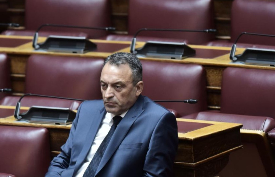 Άνω-κάτω οι Σπαρτιάτες: «Μαφιόζικη» καθοδήγηση των βουλευτών καταγγέλλει ο Στίγκας