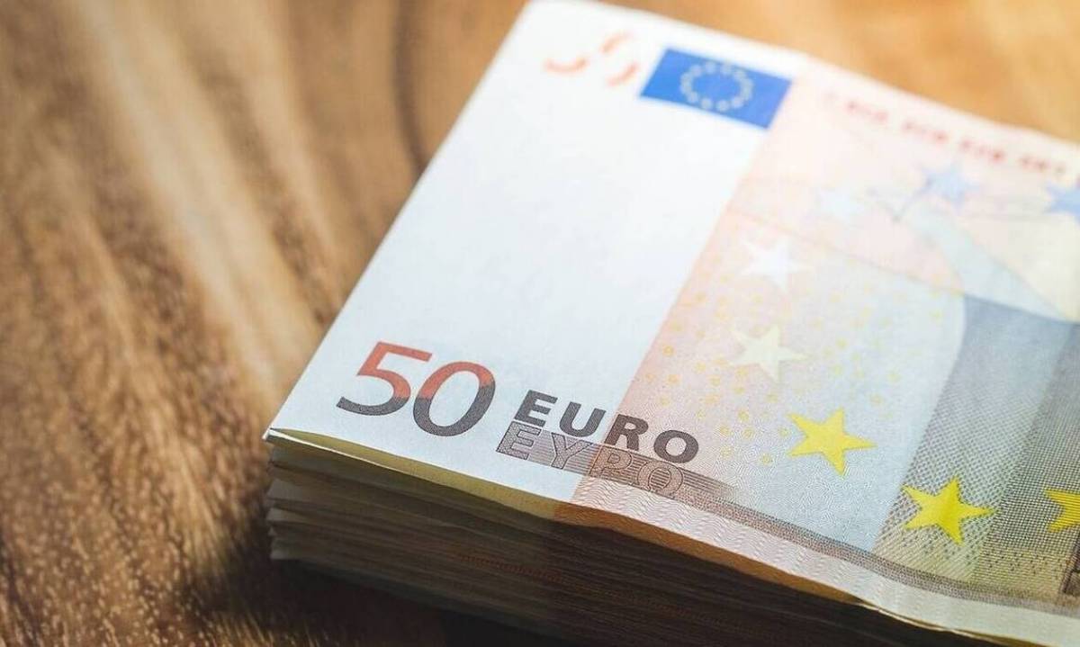Ο Απρίλιος... πληρώνει δώρα, επιδόματα και συντάξεις- Οι ημερομηνίες